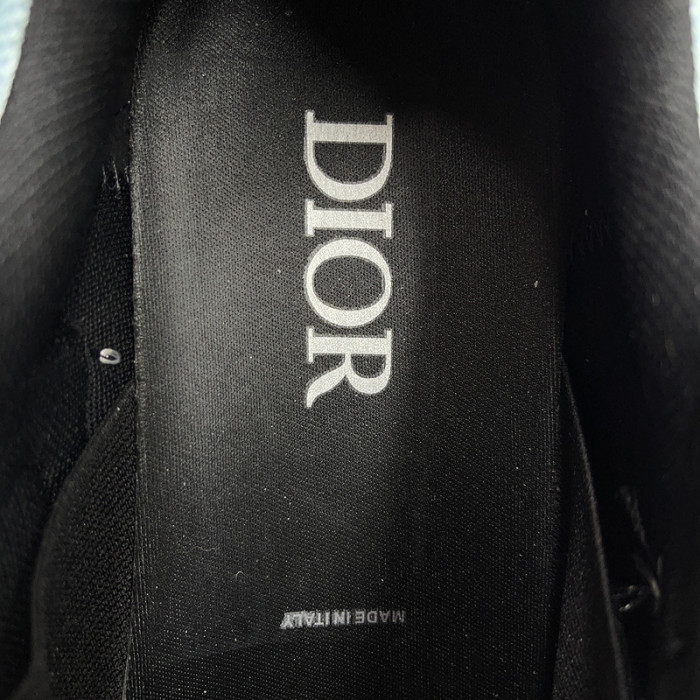 D10r b30 sneaker