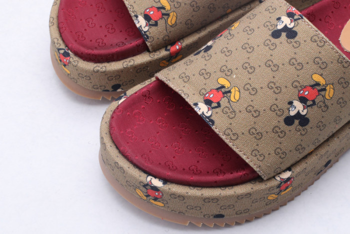 Gv*c sandals