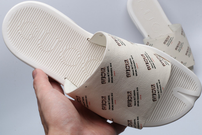 Gv*c sandals