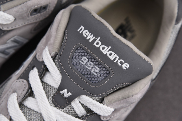 new Ba1an*e 992 grey m992gr