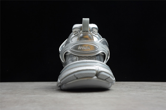 Ba1en*iaga track trainer full silver matllic 542023w2fs38100
