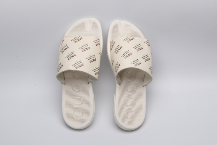 Gv*c sandals