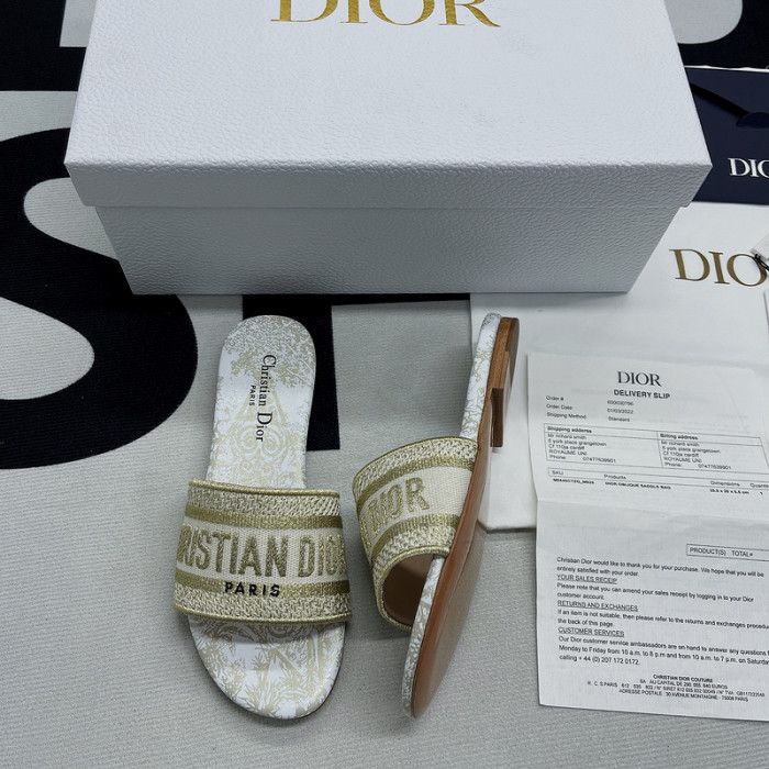 D10r sandal