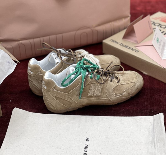 new Ba1an*e x m1um1u sneaker