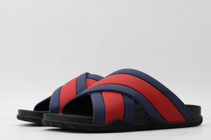 G*u*i sandals