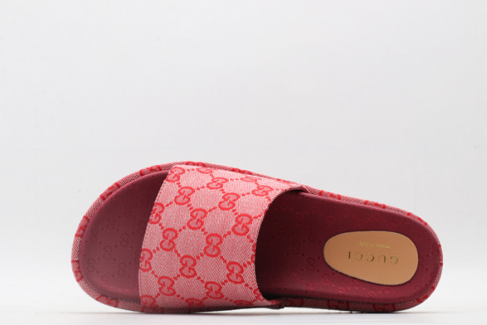 G*u*i sandals