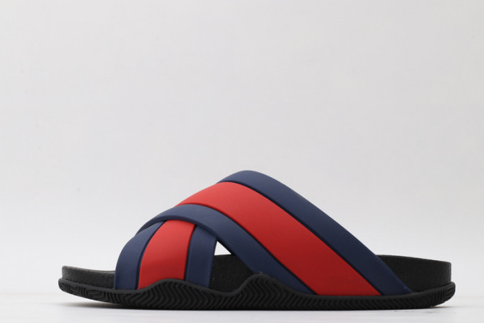 G*u*i sandals