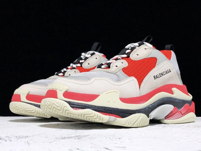 blcg triple s trainer grey red 536737 w09oh 6151