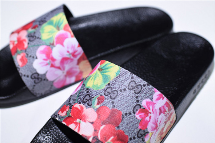 Gv*c sandals