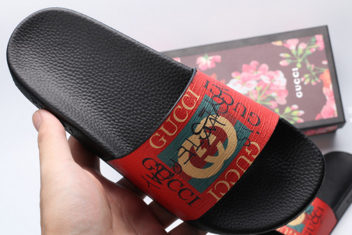 Gv*c sandals