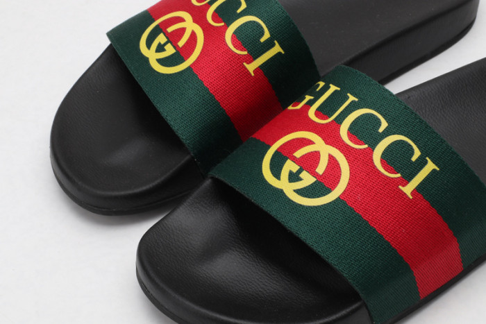 Gv*c sandals