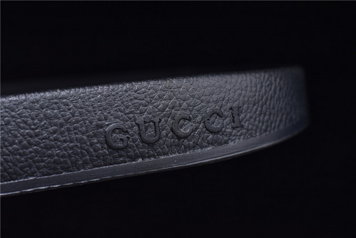 G*u*i sandals