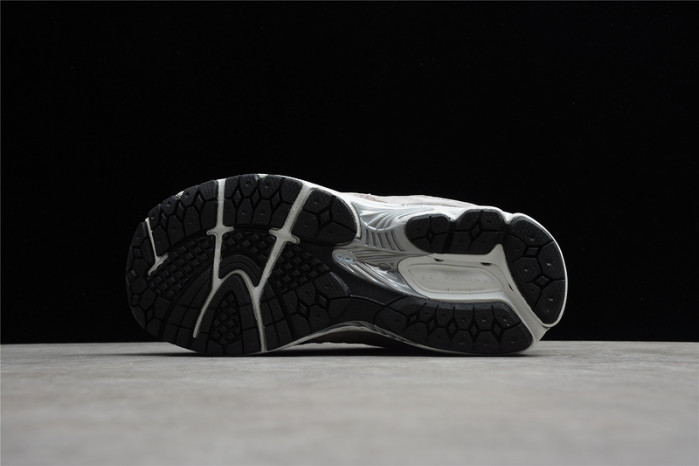 new Ba1an*e 2002r bape grey m2002rbg