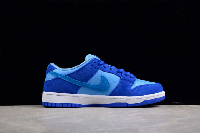 nike sb dunk low blue raspberry dm0807-400