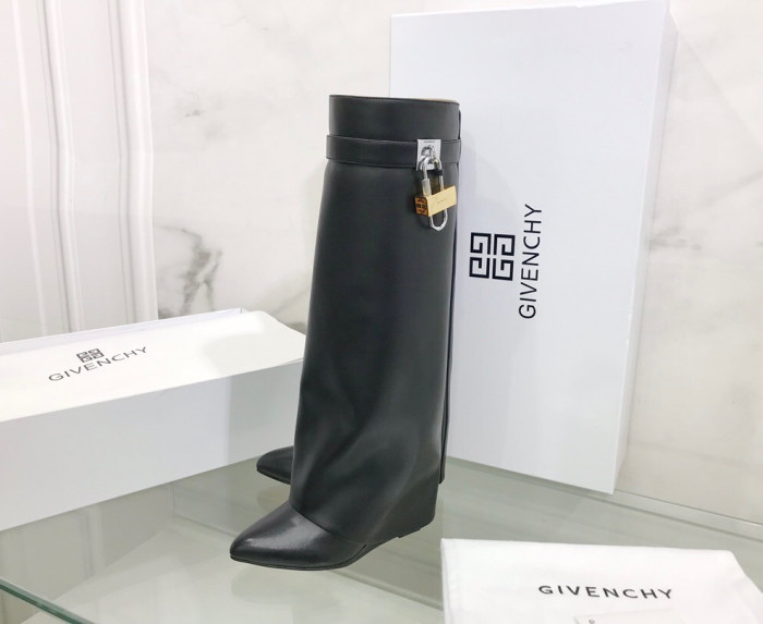 G1uenchy boots
