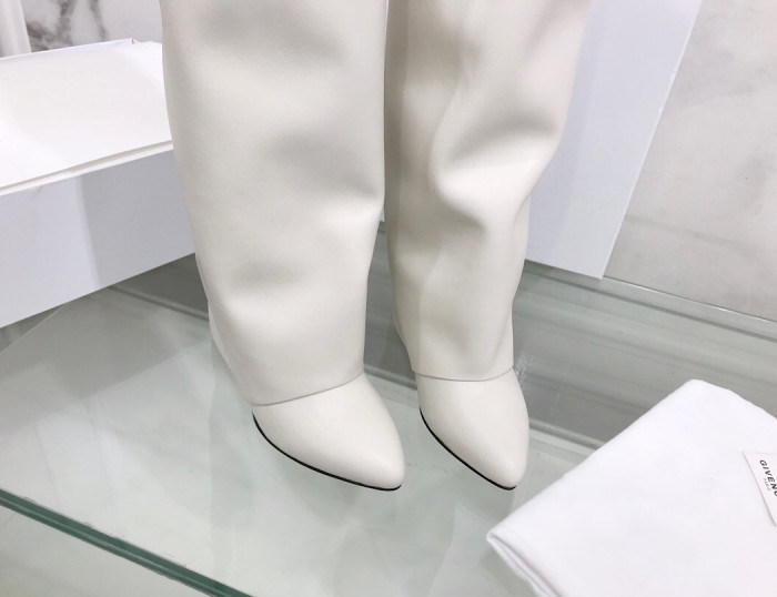 G1uenchy boots