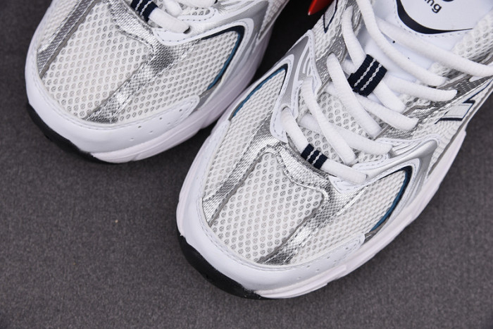 new Ba1an*e 530 white silver navy mr530sg